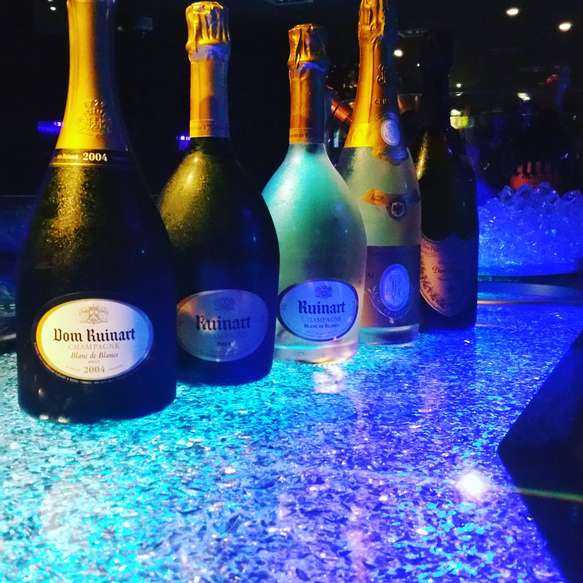 LuxuryClub56's tweet photo. #NouvellePhotoDeProfil
#LuxuryClub #luxurycestlaclasse #cestauluxuryquecasepasse #stripclub #elegance #vannes #champagne #cocktails #bisous https://t.co/7EiNADL4b9