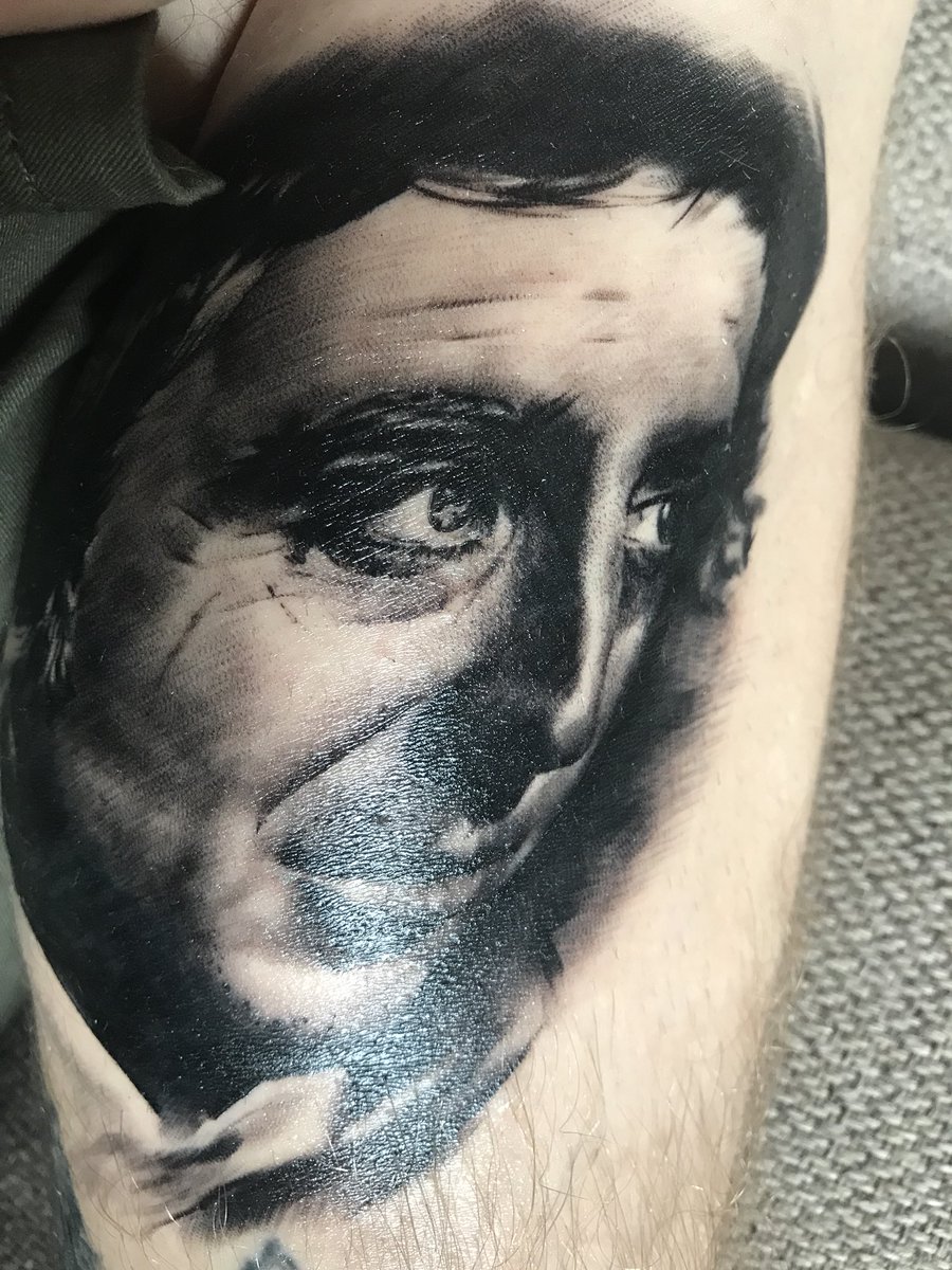 MeehanProperty's tweet photo. Tattoo coming on nicely Elaine Paige next? #tattoo #musical #dickvandyke #julieandrews #soundofmusic #marypoppins #genewilder #elainepaige https://t.co/QpeTJ65Nxe
