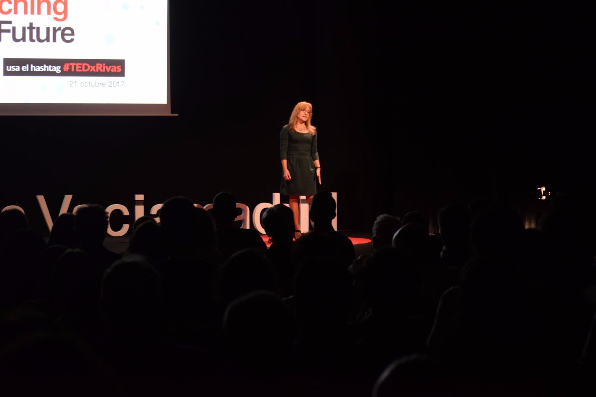 TEDxRivas's tweet photo. Tuitearemos fotos en próximos días pero hoy hay que darle un aplauso enorme a Ester, la organizadora! Y a las voluntarias! #TEDxRivas https://t.co/0Cna8EQnl2