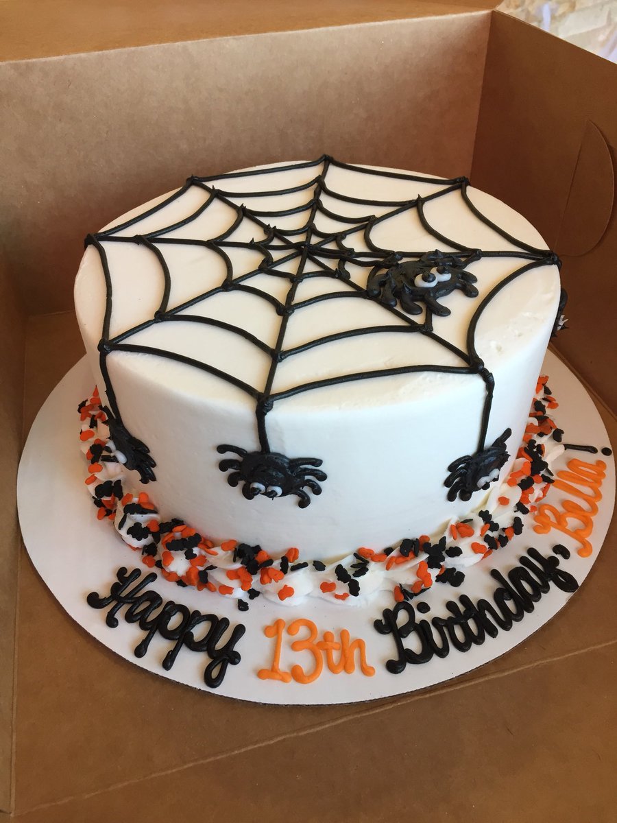 Smallcakes_IL's tweet photo. Don’t forget to order your spooky treats for Halloween! #halloween #chicagofood #chicagofoodauthority #naperville #localbakery #smallbiz https://t.co/2kSkGffEbr