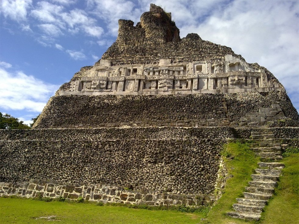 BelizeResortCMV's tweet photo. Visiting Belize in December? Don’t miss these exciting festivals https://t.co/DqhbMtBxla #Belize #VisitBelize #BelizeinDecember https://t.co/ThMrlgdnD0