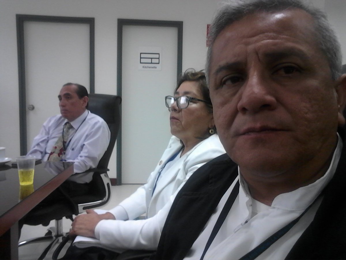 CutChocope's tweet photo. Reunion con Gerente RALL https://t.co/33pPAHhicw