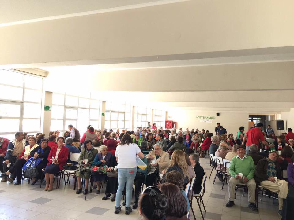 Seguimos recorriendo, compartiendo y escuchando. Junto a cientos de adultos mayores en Parral, celebrando su día!