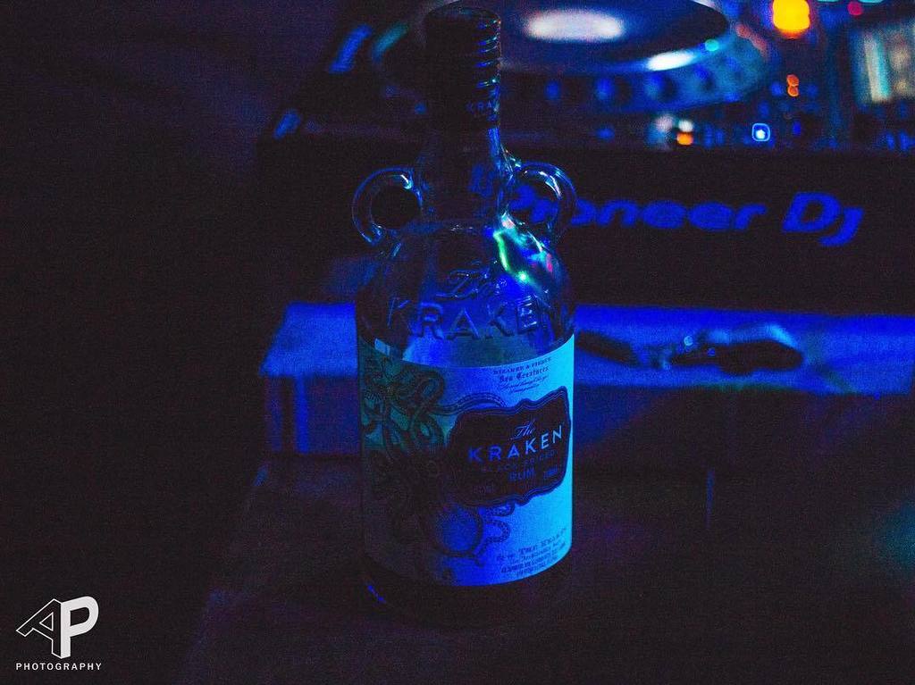 APuaarPhoto's tweet photo. RELEASE THE @krakenrum .
.
.
.
.
.
#krakenrum #influxaudio #Sheffield #eventphotographer #eventphotography #dj #ev… https://t.co/QYkse1MoDb https://t.co/DOfUCfO0bY