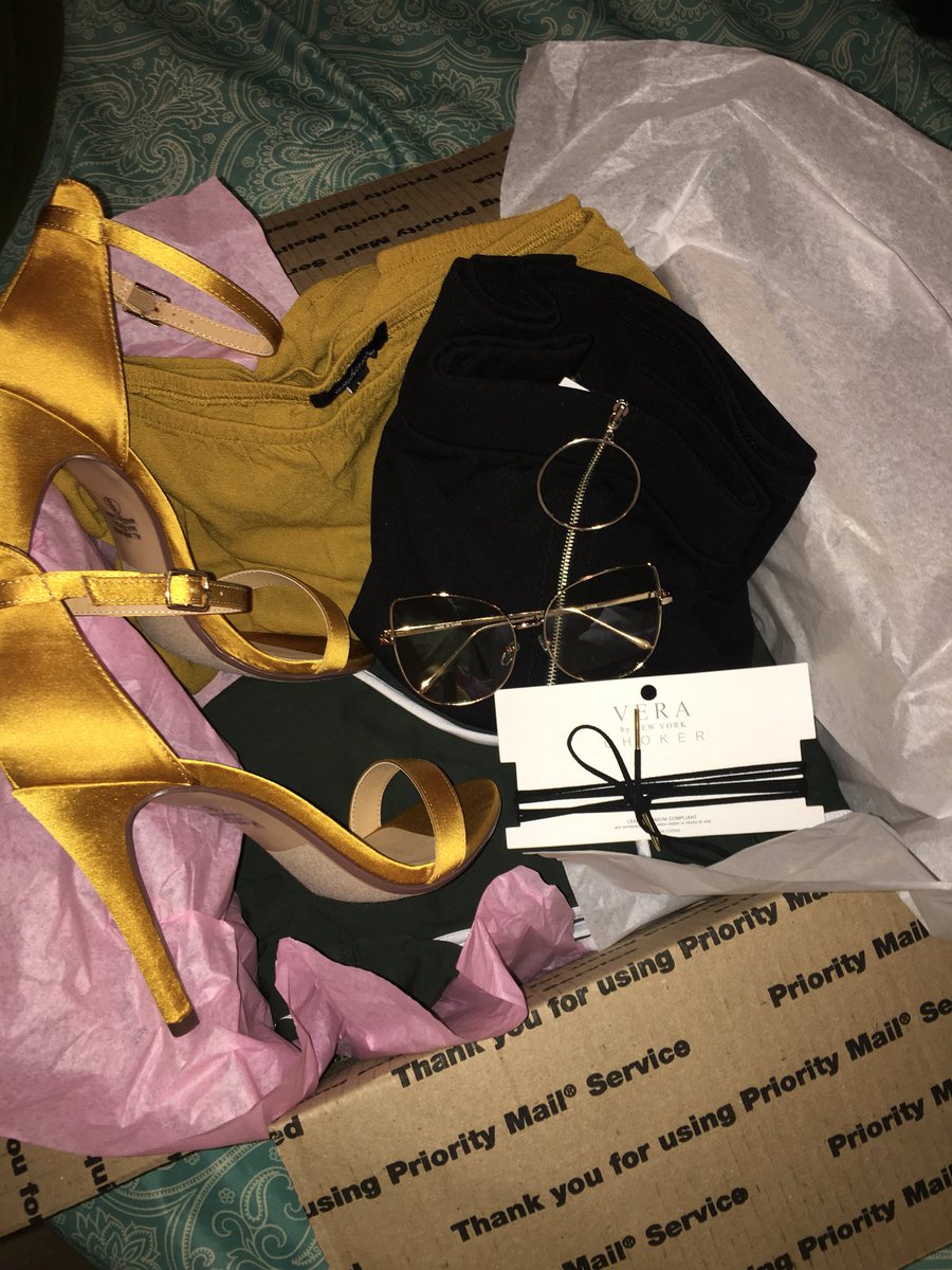 CruelSummer_'s tweet photo. hey 🤗 i'm a 21 y/o entrepreneur who started a personal styling service that ships to your door. your rt's could help find my clients ❤️ https://t.co/FnpqEKkwZQ