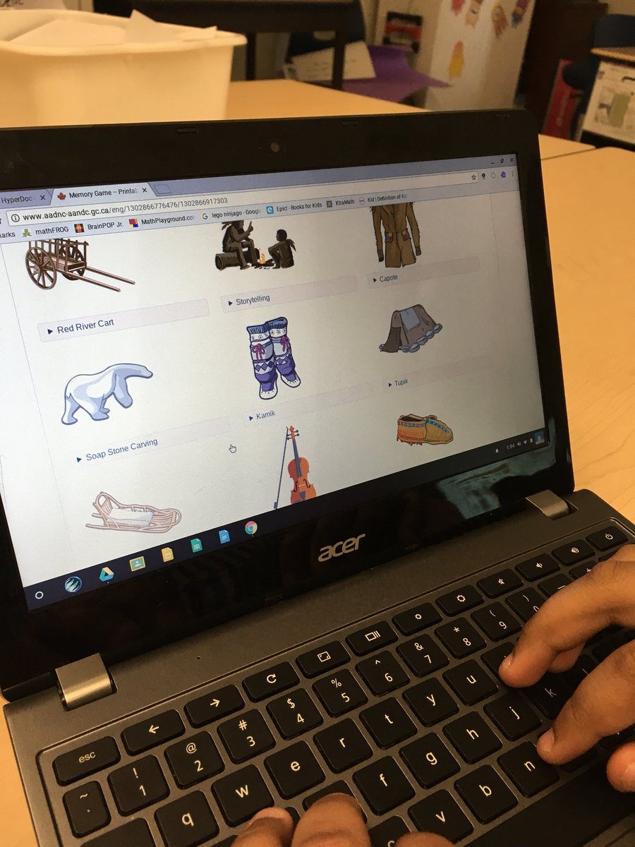 msxavier123's tweet photo. Ss doing research on a hyperdoc to learn more about #FirstNationsInuitMetis history, inventions, groups and #residentialschools. https://t.co/Dp6bQWIOls
