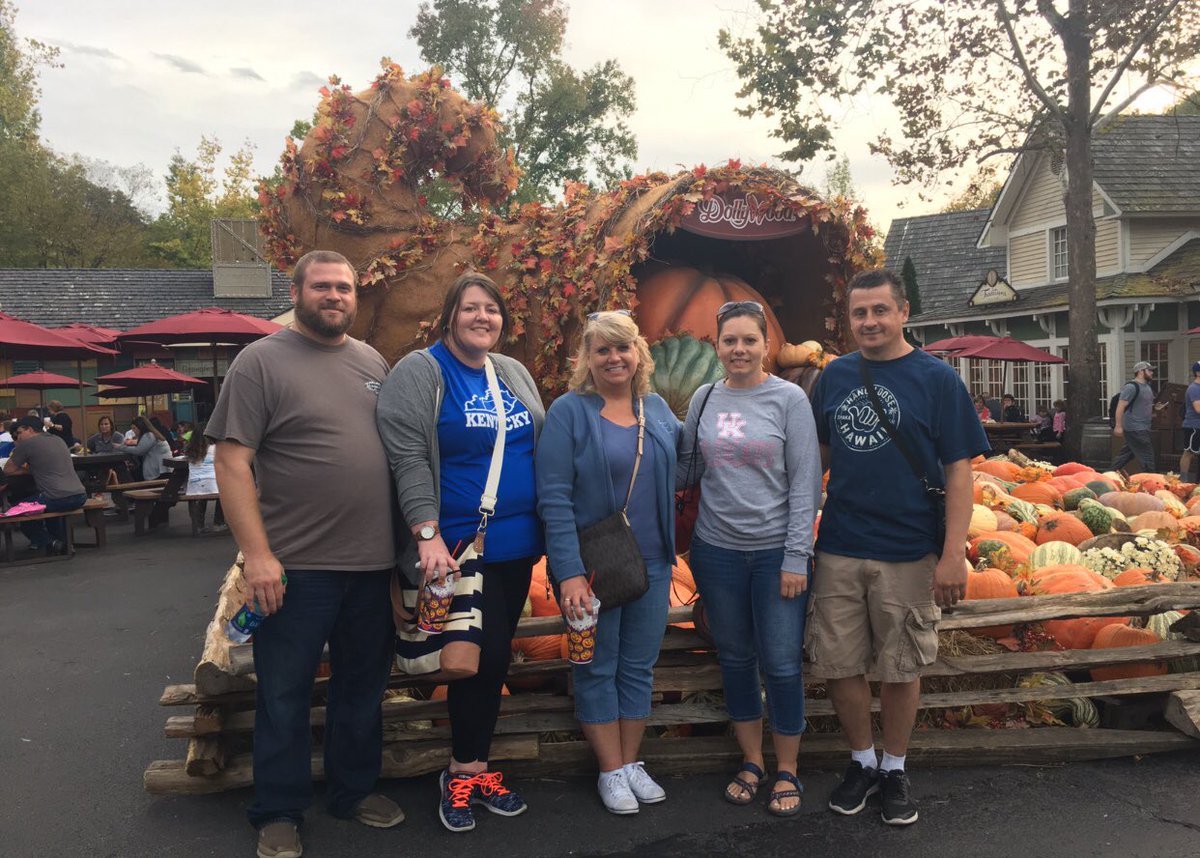 InfoCapSol's tweet photo. A few shots from this weekend during ICS’ employee appreciation day at DollyWood! Thank you to our hardworking team and their families!! https://t.co/uvAVSTdqWF