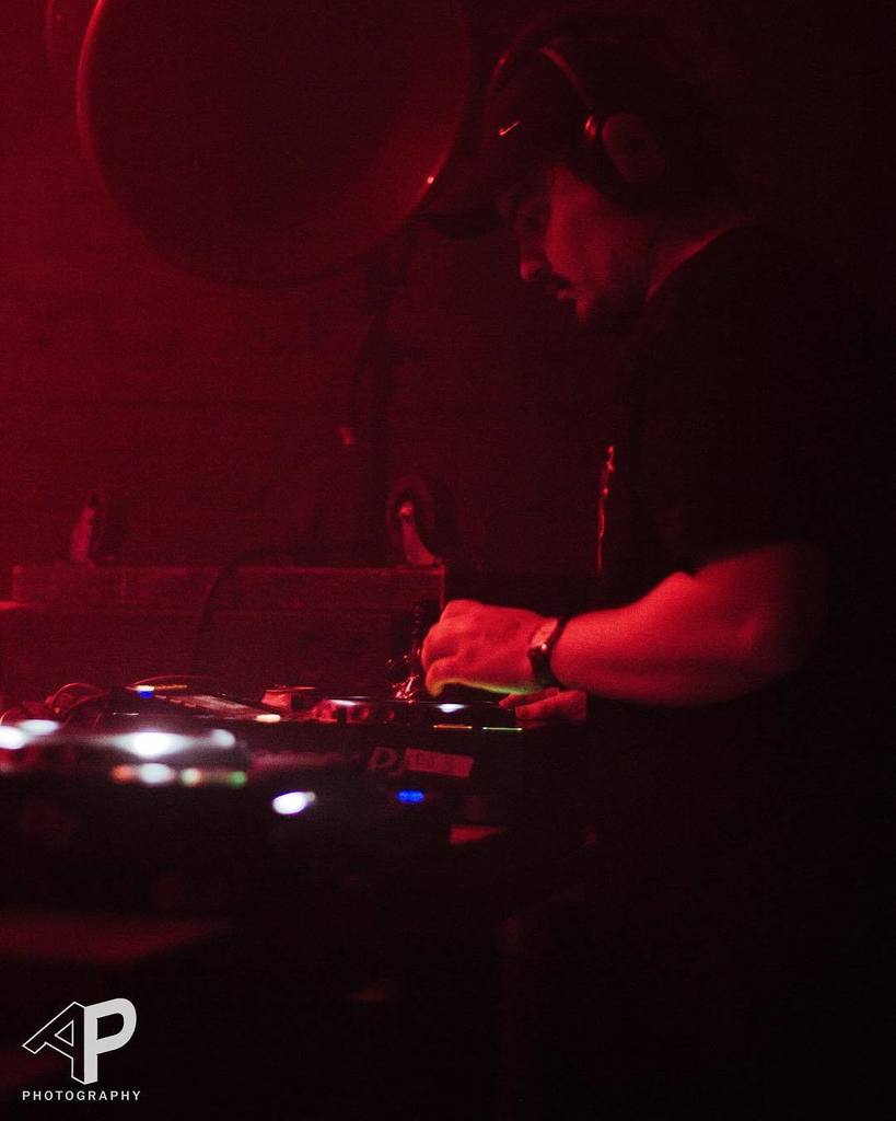 APuaarPhoto's tweet photo. @thorpey_uk gracing the decks at @influxaudio 4th Birthday last week! .
.
.
.
.
.
#thorpey #influxaudio #Sheffield… https://t.co/8uUPdpTXDP https://t.co/NY9PtsY4k0