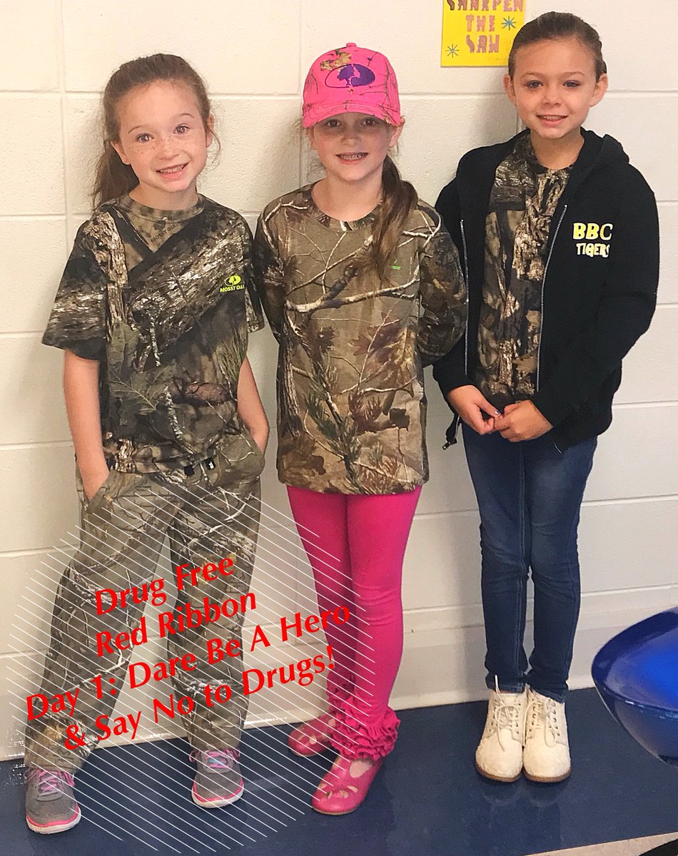 jdrenee's tweet photo. These girls are daring to be heroes by saying no to drugs! #RedRibbonWeek #kickoff17 @BBCMES #camoday https://t.co/aguJL5LWd3