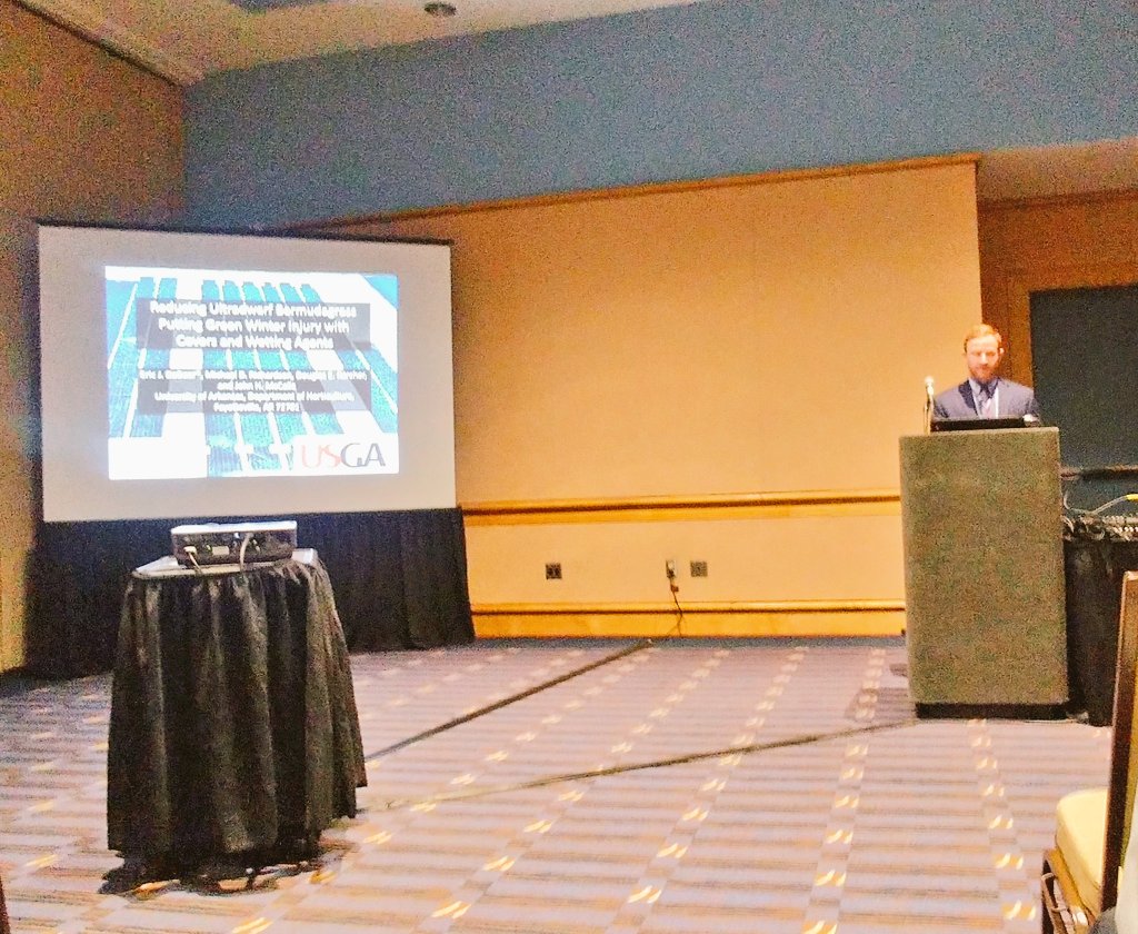 VTTurfTeaching's tweet photo. .@WooPigTurf presenting his @USGA #Research on using covers to reduce β #Winter injury β on #Ultradwarf #Bermudagrass β³ #ACSMtg #C52017 https://t.co/ja2S6Kvdon