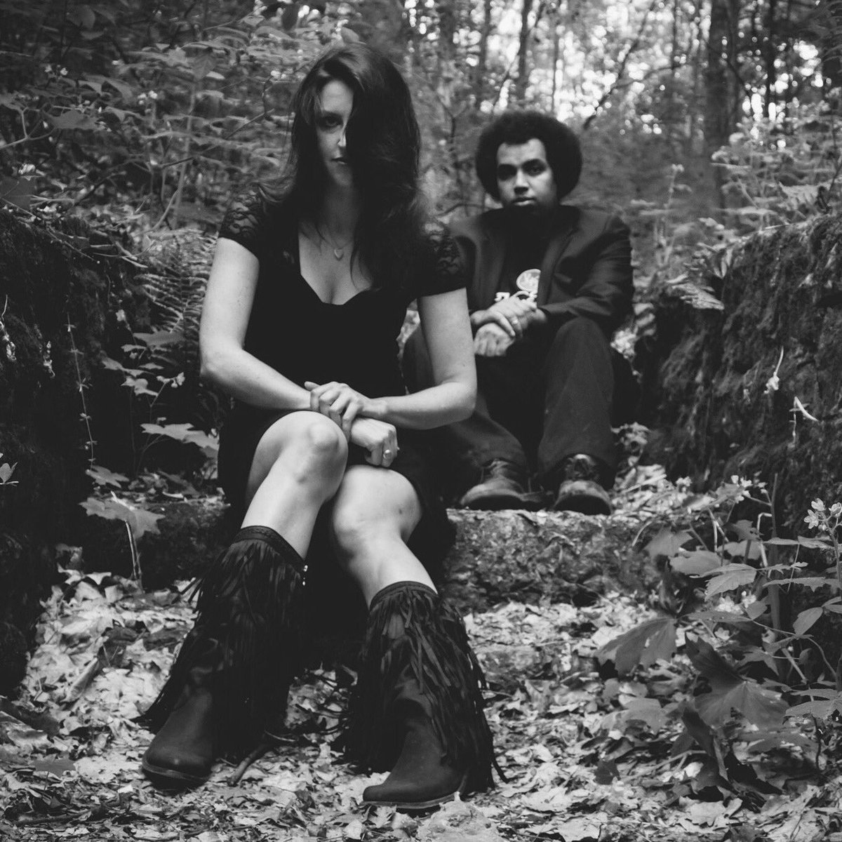 MCMpodcast's tweet photo. Indie artist looking to play more shows? @whitherwardband books and plays 250+ shows a year. We chat all about it. https://t.co/I3QGgrGDbG https://t.co/BWp6jQVTyG