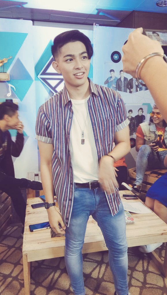 fangirl_jh's tweet photo. This is the photo right @boyband_joao ? 😁 Joao's ootd inspo at #BPHXLevelUp webisode. Joao Micael "Johnny Depp" Constancia nga naman. 😎 https://t.co/mpH8qJTMlG