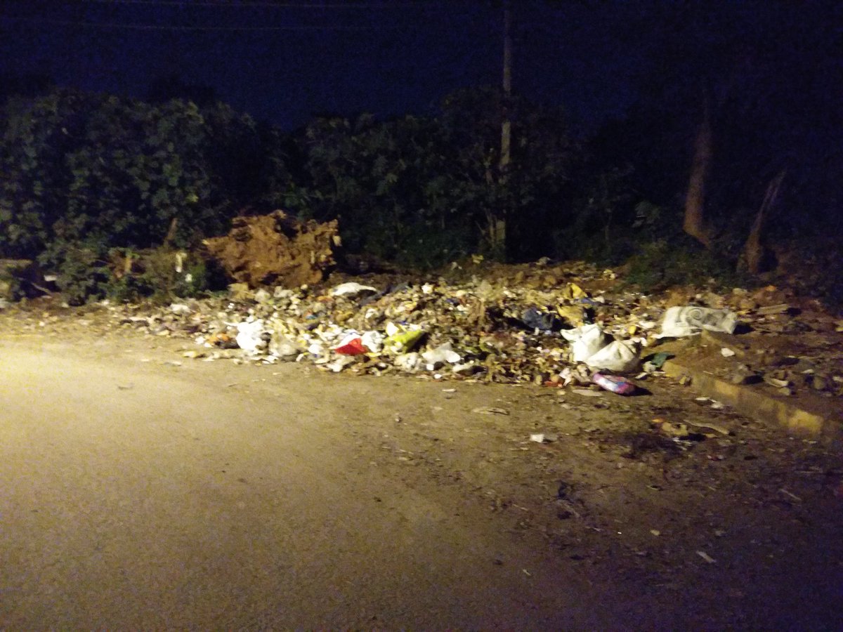 <a href="/narendramodi/">Narendra Modi</a> @BBMP_MAYOR <a href="/Tv9kannadanews/">tv9kannadanews</a> <a href="/isro/">ISRO</a> see the garbage where #isro  scientist are living. Have some mercy towards scientists. 1/2