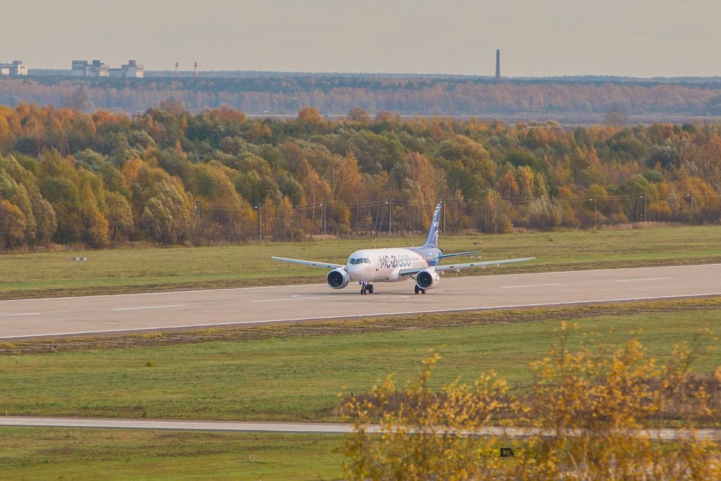 KRETRussia's tweet photo. На борту МС-21 установлено новейшее радиоэлектронное оборудование. Значительную часть бортовой электроники для лайнера производит #КРЭТ. https://t.co/7cyKOtens0