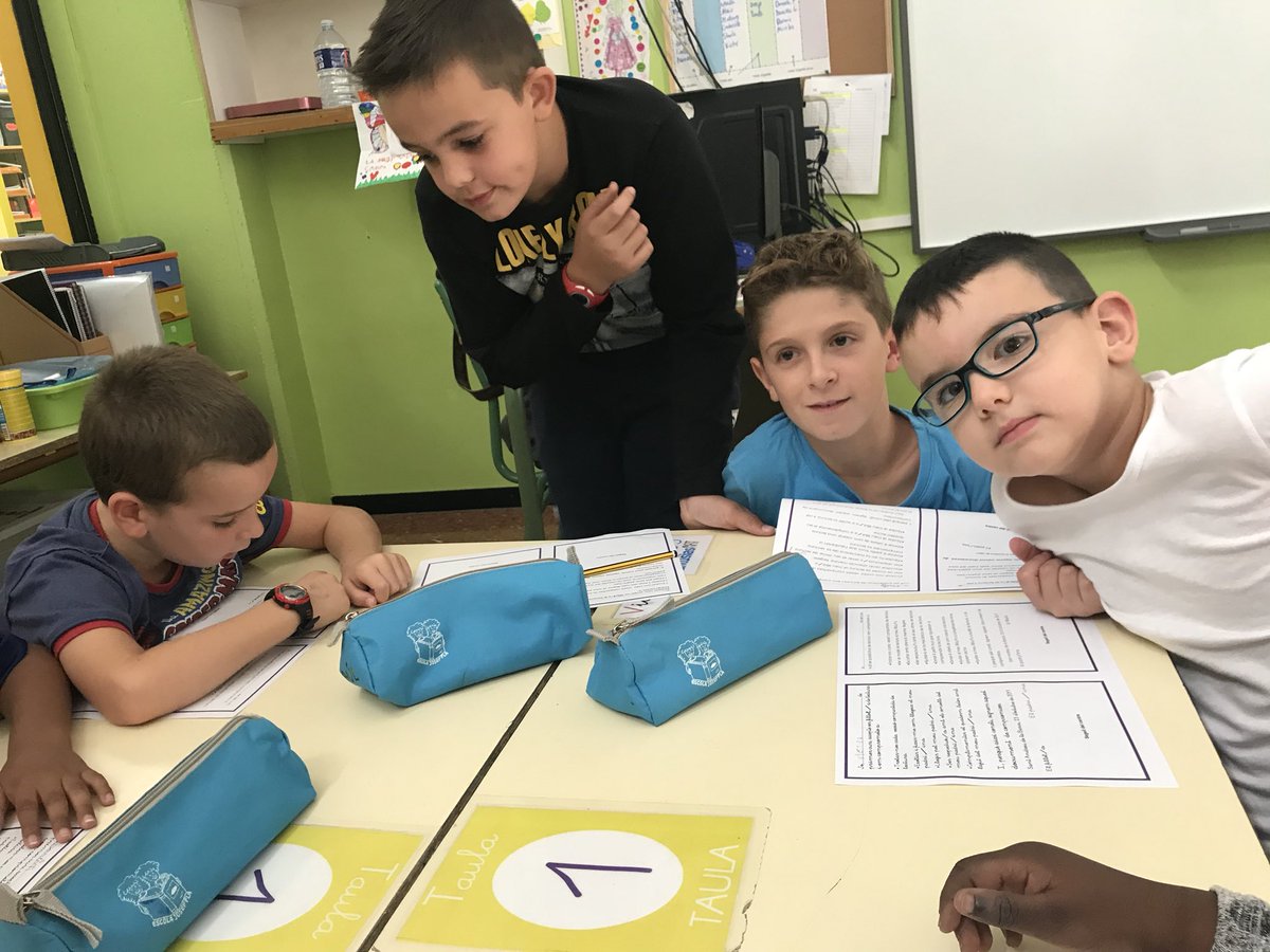 escolajoseppla's tweet image. Avui coneixem els nostres padrins/nes. #1rB #6èB