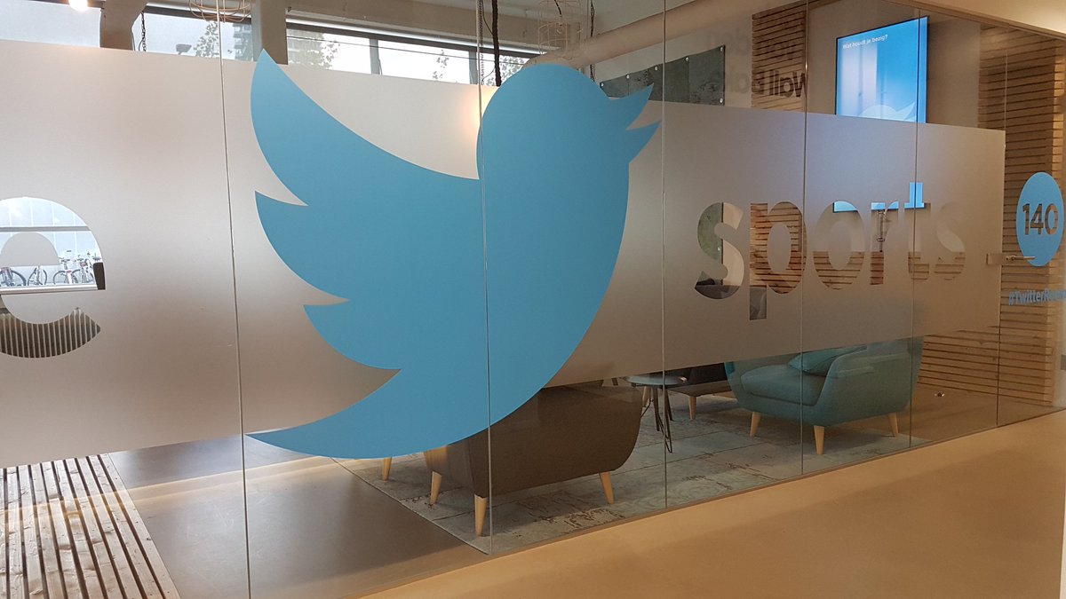 BertAnvelink's tweet photo. Bijna in de #TwitterRoom 😎 https://t.co/errjZsgyPZ