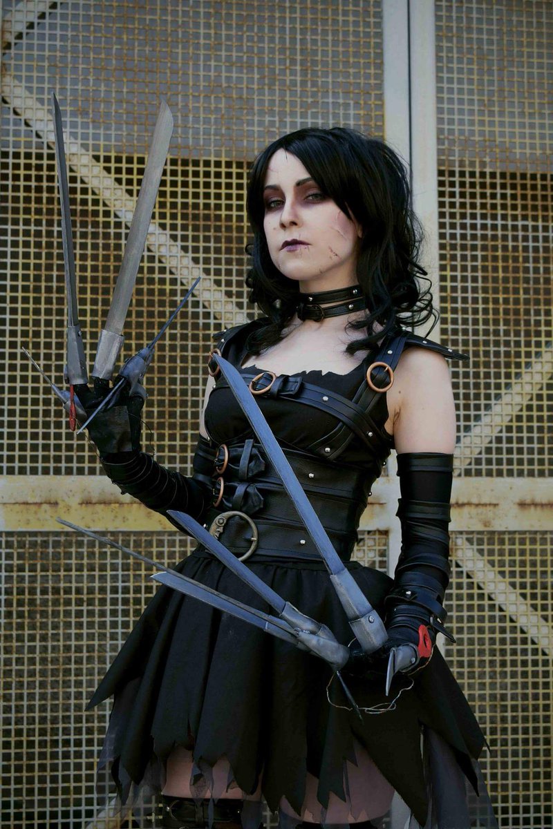 Eleanor_SBL's tweet photo. Me uno a #NoticeTheCosplayer Eleanor, cosplayer gallega amante de los pjs que nadie conoce, croqueteadora confesa y adicta al celshading  😶 https://t.co/LfPt2z7s8J