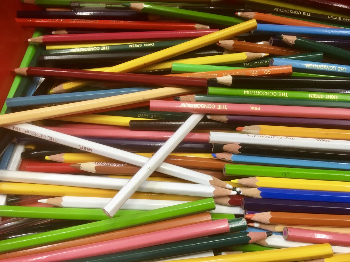 PKPorthcurno's tweet photo. LOTS OF COLOUR at our kids workshops all week at https://t.co/NeDAgdI5Ai #porthcurno #penzance #cornwall #halfterm https://t.co/GKh23TJXGs
