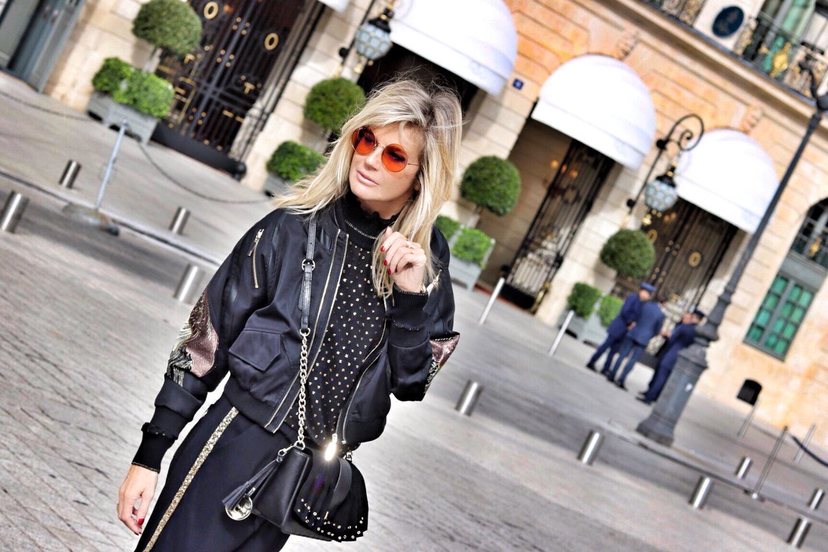 IngeMoerenhout's tweet photo. For the love of Paris #carolinebiss #relish #paris #citytrip #OOTD #belgianblogger #traveltree🌴 https://t.co/kfLHc4YwGS