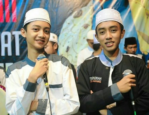 Nuridha189's tweet photo. Kak Hafidz Ahkam & Gus Azmi Askandar
#SyubbanulMuslimin
#B2Multimedia https://t.co/TWvm8rDYv5