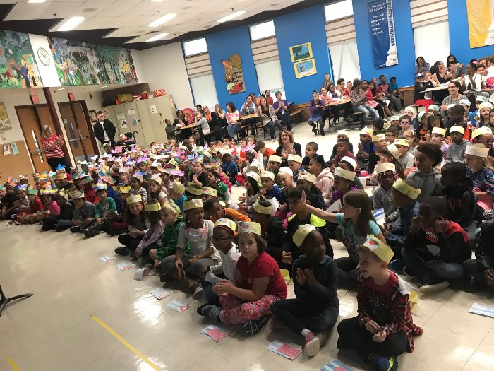 ChristinaK12's tweet photo. #BraderES Celebrates #HispanicHeritageMonth! Students researched Hispanic cultures, learned traditional dances, and created art projects. https://t.co/662GQ4FPBc