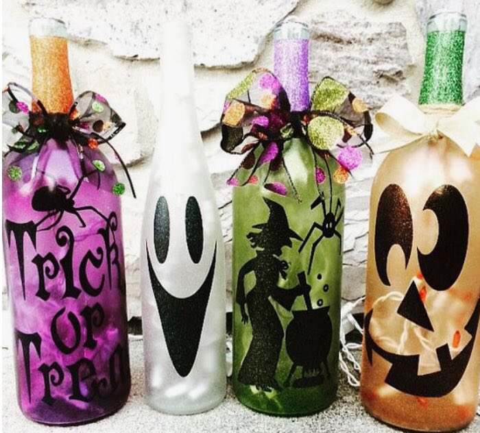 Check out these wine bottle crafts! All you do is drink the #wine! #halloween #crafts #DIY ow.ly/96o830fkHo1