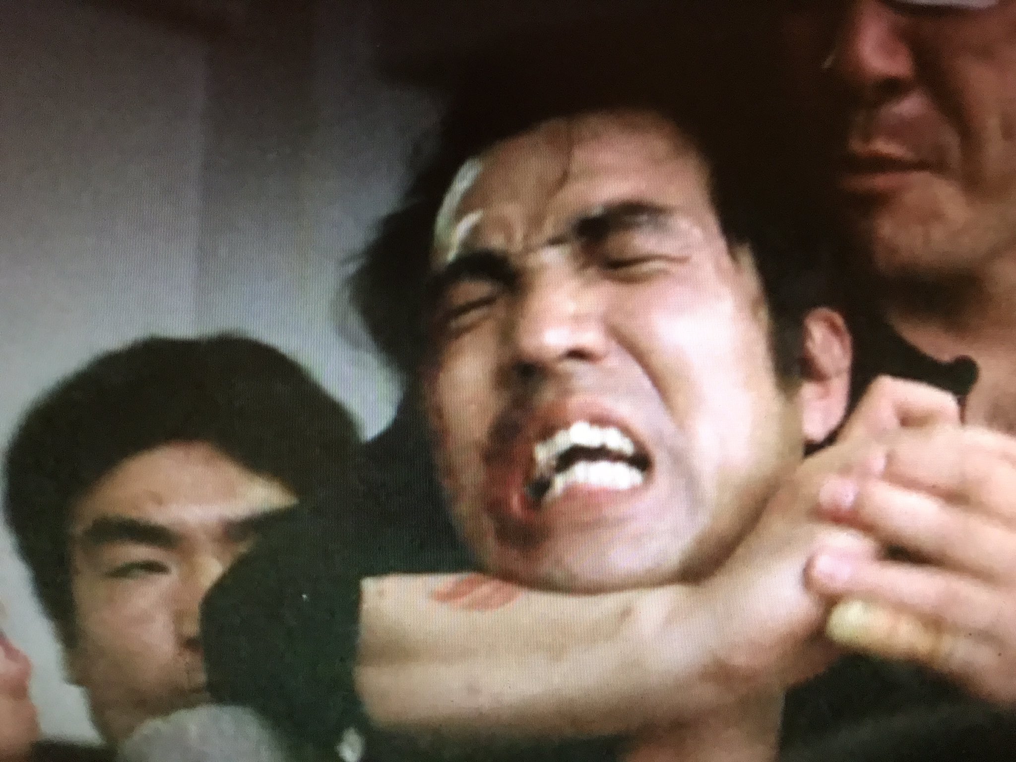 トレンディ俳優 昨日は家にこもって仁義なき戦いシリーズを見ていたのだけれど 若き日の八名信夫が江頭にしか見えなかった トレンディ俳優 昨日は家にこもって仁義なき戦いシリーズを見ていたのだけれど 若き日の八名信夫が江頭にしか見えなかった