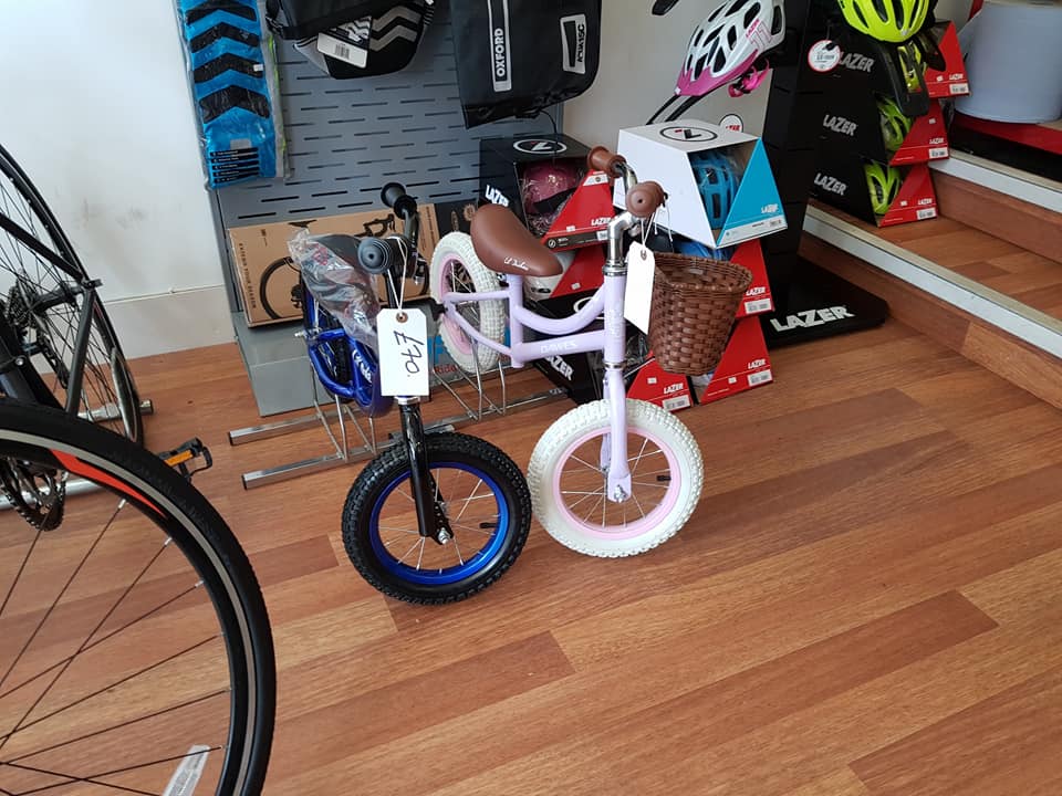 SullyCycles's tweet photo. Popular #vintage style ladies #Dawes, Variety of #kids stock and some tidy balance #bikes in for little #learners :) #Christmas club https://t.co/ShiSlZ0CjD