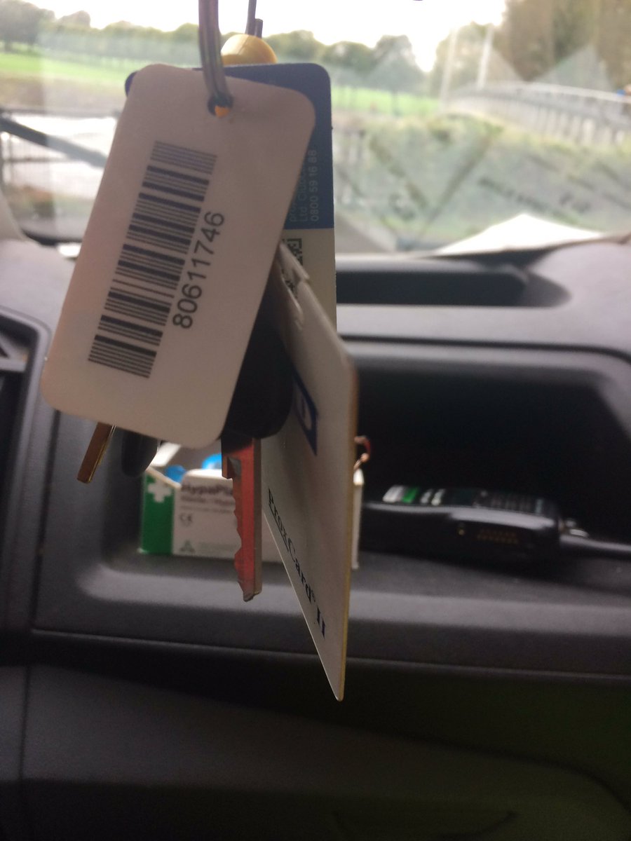 CCCUrbanRangers's tweet photo. Lost keys found on a path through #blackweirfields today https://t.co/Cs5zUPsTmf