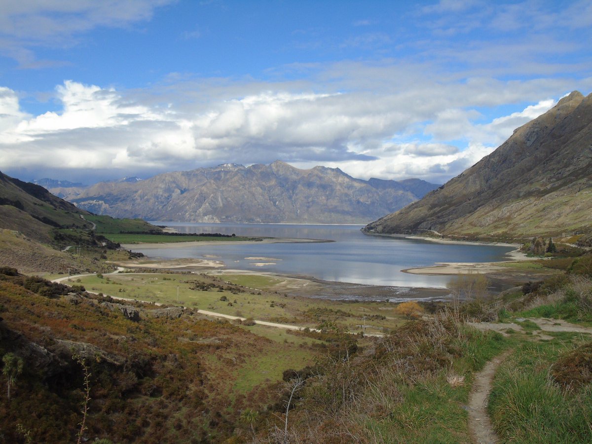 dara_fahy's tweet photo. This time last year I was traveling through @newzealand Turning every corner was like a postcard.  @TourismNewZeala #travelphotography https://t.co/u6aZ9oJ4aJ