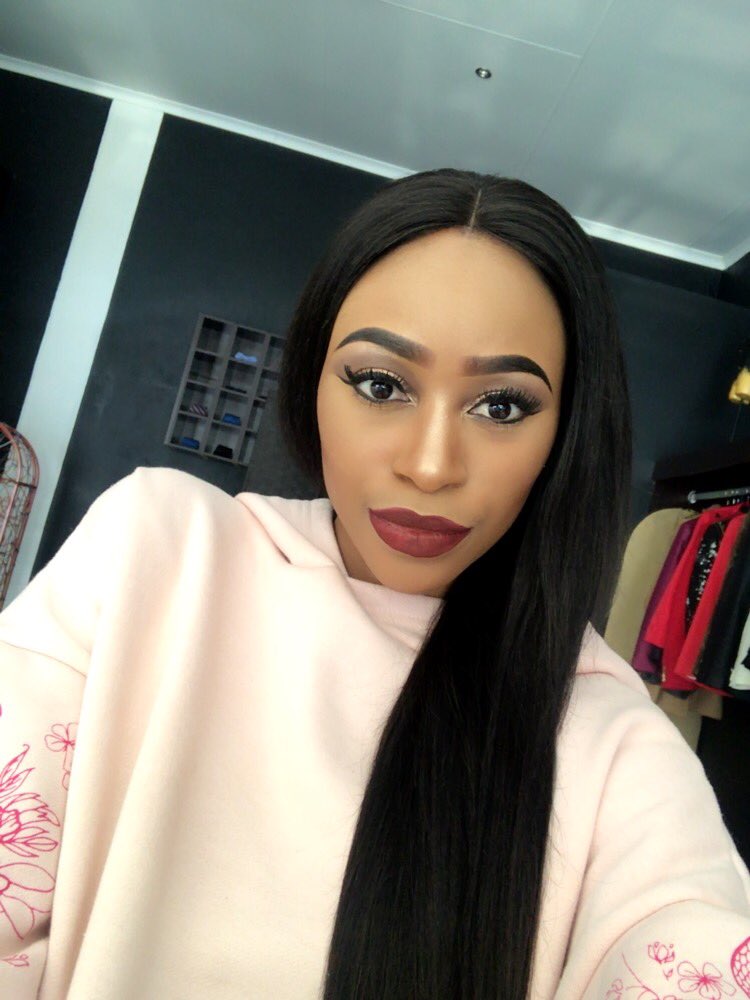thabsie_sa's tweet photo. 👑 African Queen 👑 

https://t.co/wqfypyEyDn https://t.co/hlTGbxNP46