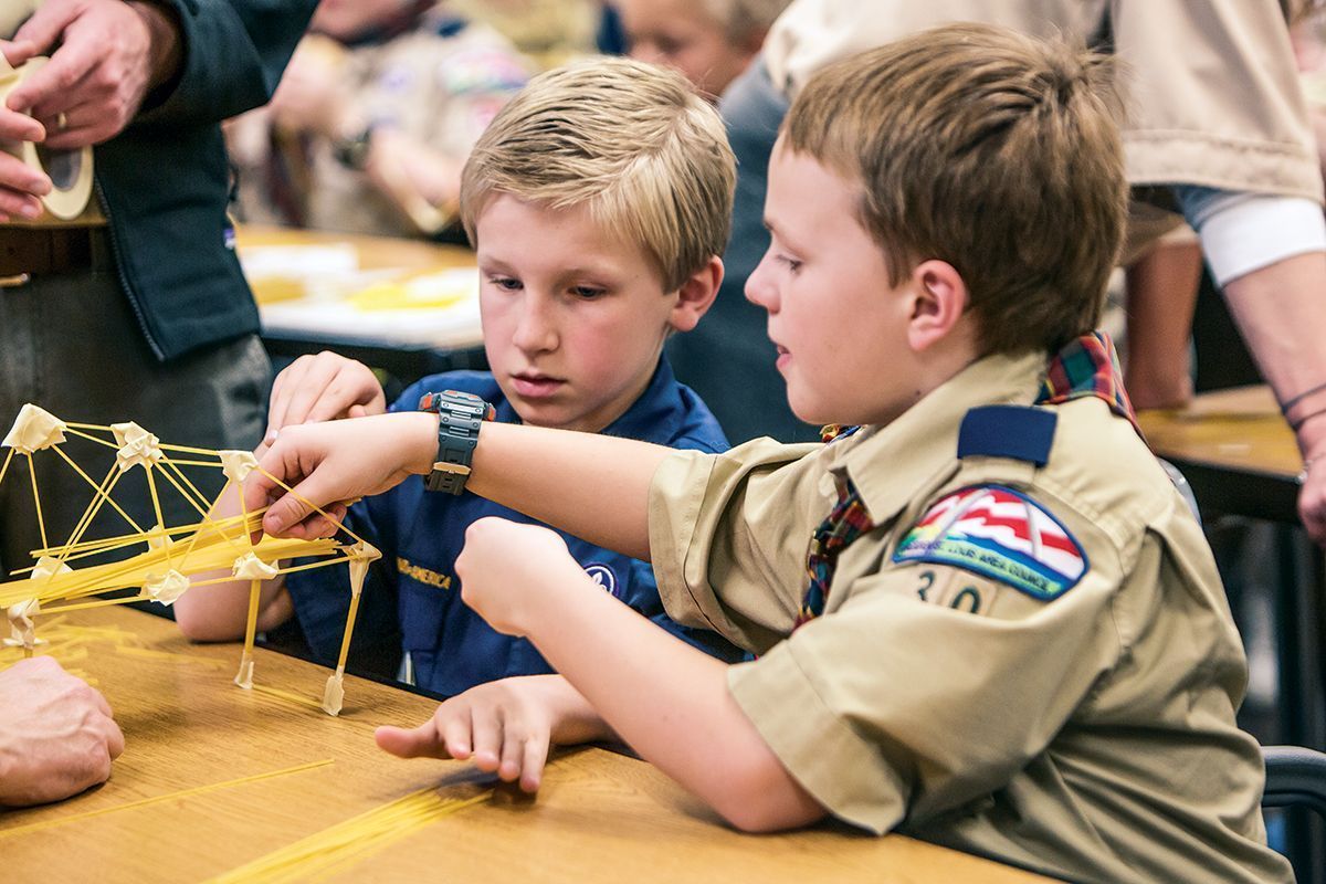 ScoutLifeMag's tweet image. Three awesome STEM activities for your next pack or den meeting bit.ly/2y5y5Fh