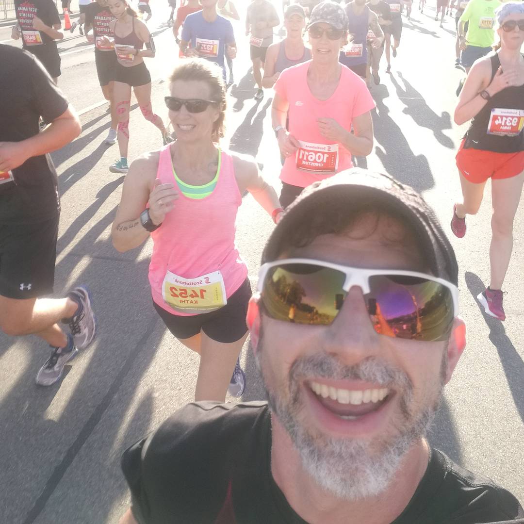dieselRuns's tweet image. Amazing day yesterday as I caught up with my cousin for 42km on the #STWM course then took in the @gary_robbins movie #GoRarebits #runStrong
