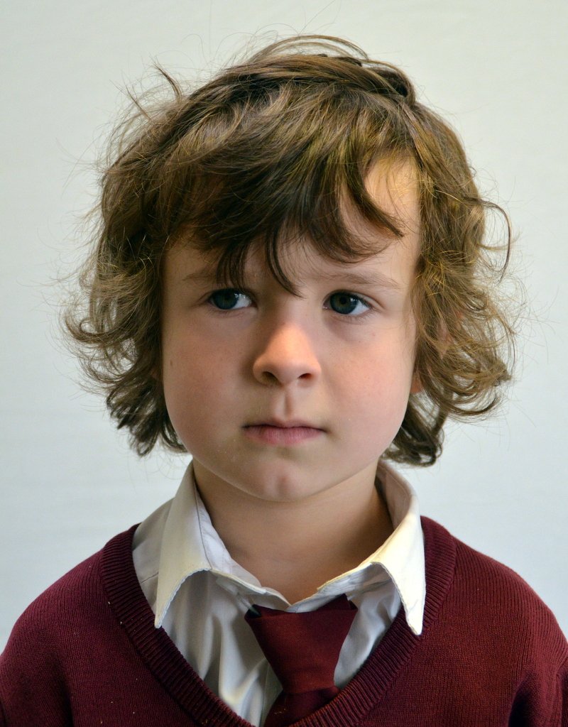 joebphotog's tweet photo. When you're doing the school photos and there's one kid who won't play ball and he's yours.......#reluctantmodel https://t.co/H61pmnPFDC