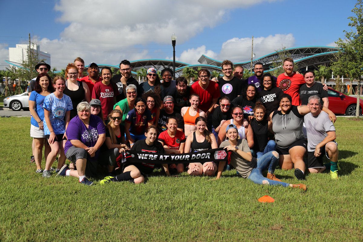 SoccerSocial_'s tweet photo. @dawnita67 @PDXRivetersSG @PridesCrown Here ya go! Thanks for letting us hang out with you all at the pickup game! https://t.co/n0OeEQvYMM
