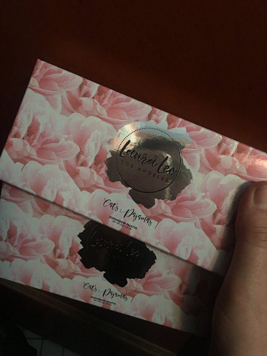 SLedanski's tweet photo. @Laura88Lee hey girl I love my new Cat’s Pajamas palette, but I paid for one and you sent me two!!? #LAURALEELOSANGELES https://t.co/jfYf7ZqPqC