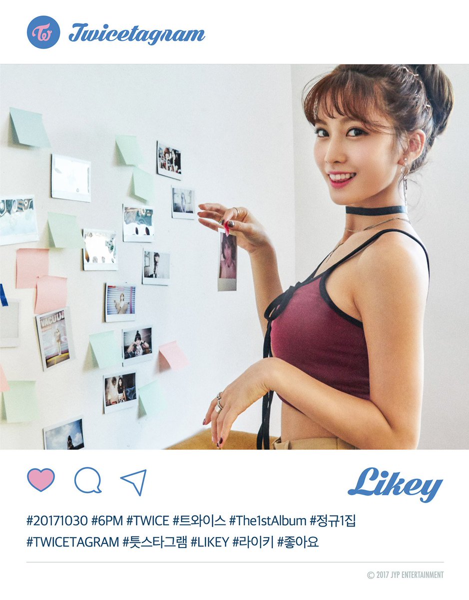 Twice Twice Likey Photo 3 Momo Twice Likey 17 10 30 6pm Twice 트와이스 Likey