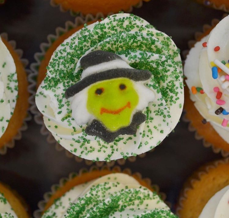ZacharyOchoa's tweet photo. Get spooky with @BakedinBrooklyn’s  Halloween products! They have everything you need. #Zungry https://t.co/cSfNfLLUyz