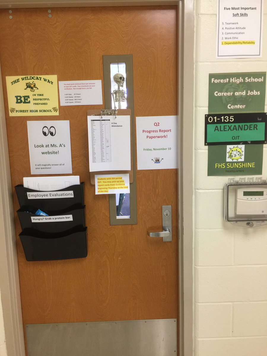 JulieConnolley's tweet photo. FHS training our future workforce!  @CTEmarion @FHSWildcatJobs @FHS_WildcatLife https://t.co/Jf5DhgXAkq