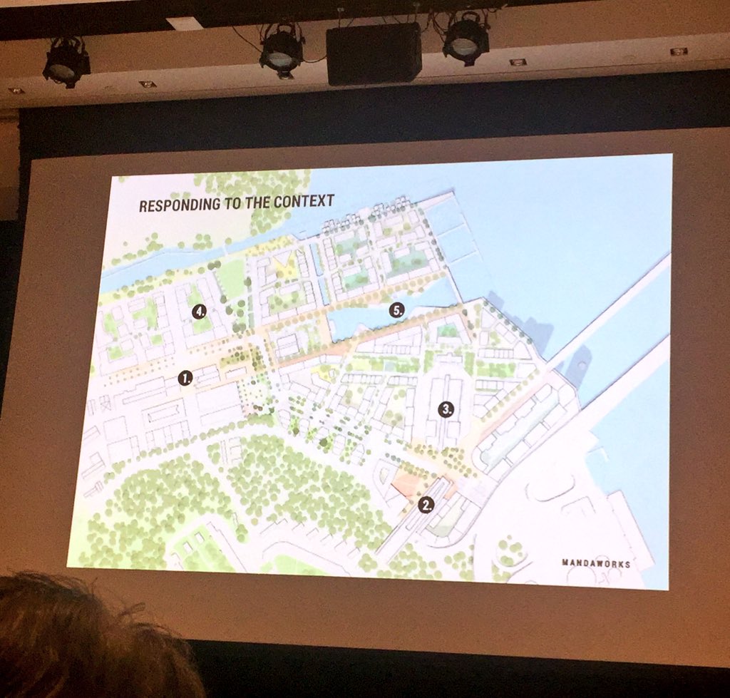 jackie_new's tweet photo. 👏🏼responding👏🏼to👏🏼context - Danny Bridson of @MANDAWORKS
#AoCB2017 https://t.co/NDMvOrszkA
