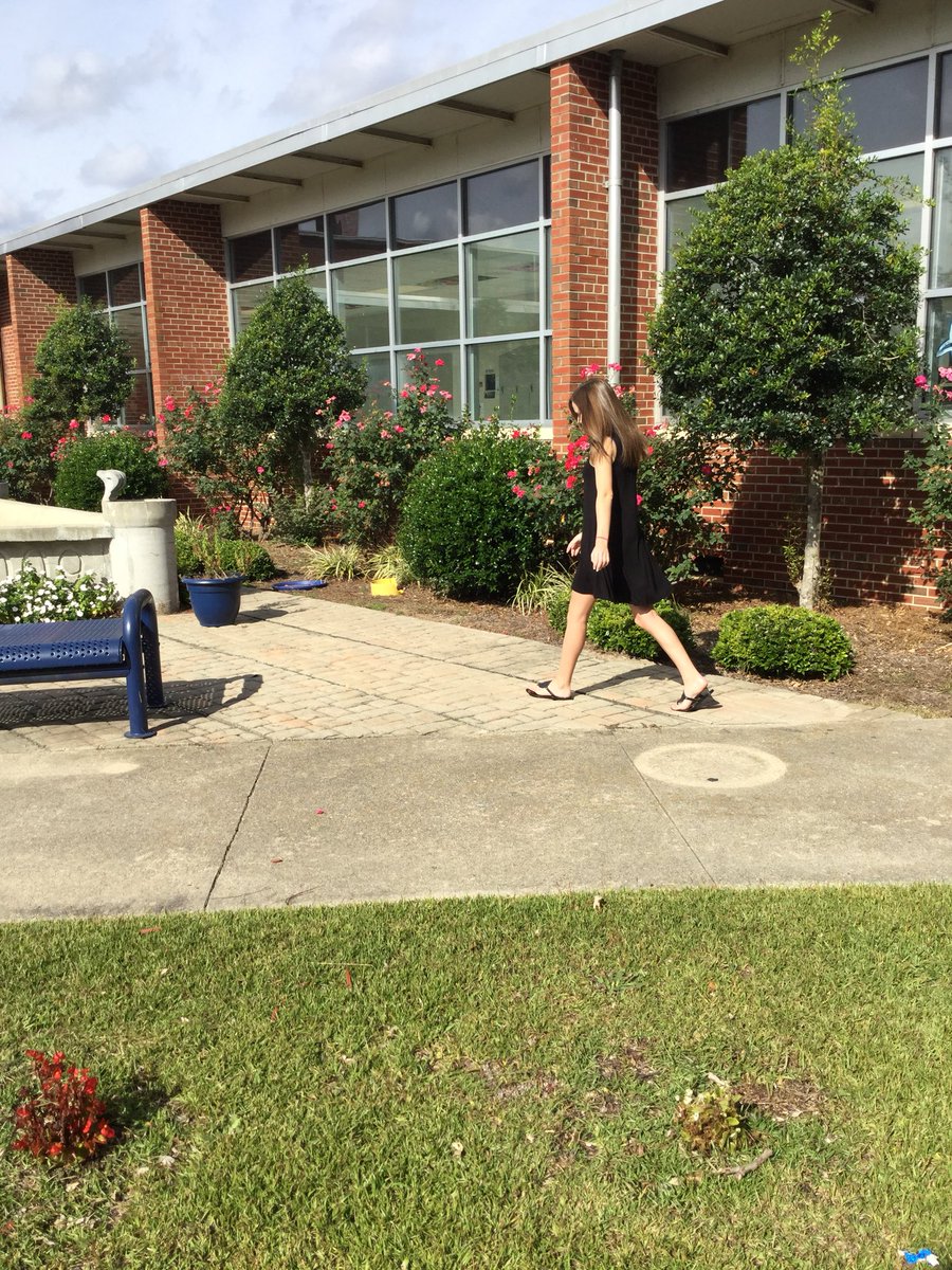 spoonerelaah19's tweet photo. Check out my kids filming missing scenes from the play “Trifles.” #GCSLiTech https://t.co/DiqWr6KkdG