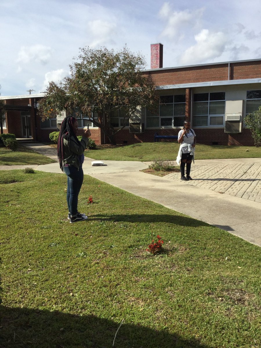 spoonerelaah19's tweet photo. Check out my kids filming missing scenes from the play “Trifles.” #GCSLiTech https://t.co/DiqWr6KkdG