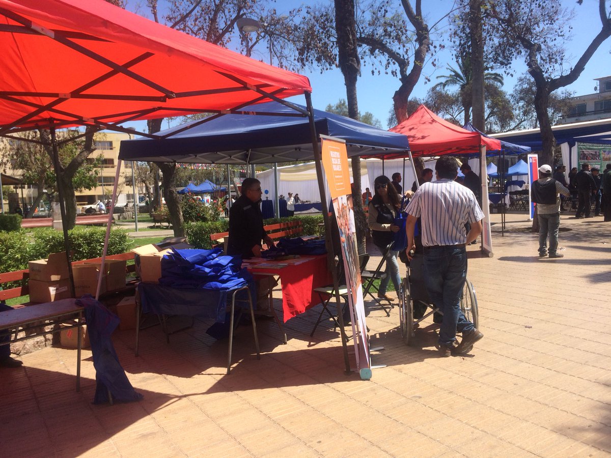 DPRAtacama's tweet photo. Ahora : en la Plaza de Armas de Vallenar @GOREAtacama entrega su cuenta pública del Plan de Reconstrucción #Accountabilitysocial https://t.co/vK9hf5NTZe