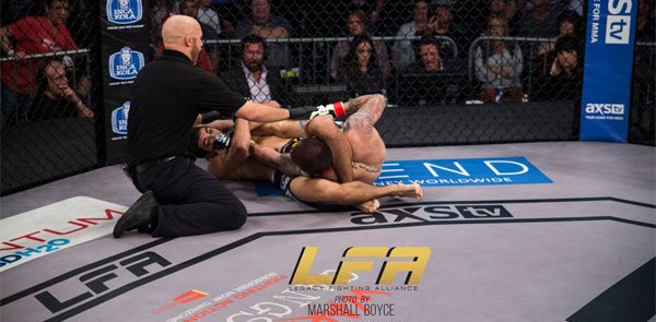 sherdogdotcom's tweet photo. Video: Fernando Padilla Scores Slick Finish at #LFA25 https://t.co/92C1dxKZnJ via @lfafighting @AXSTVFights https://t.co/PH7HYTWL8i