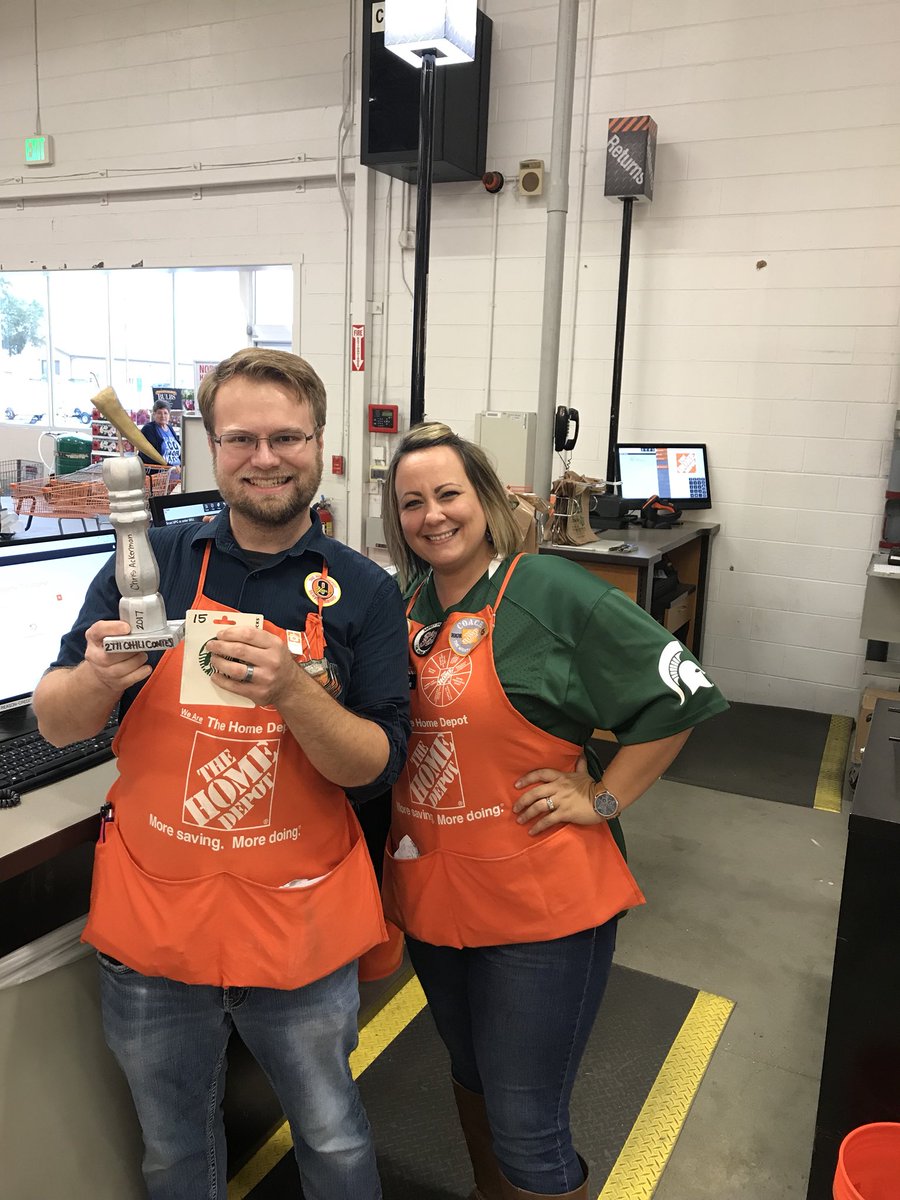 dfleck89's tweet photo. Chris won the 2017 Chili Cookoff!! #chilicookoff @bobsaniga @troyer_paige @JanaVugteveen https://t.co/86oc6y2bMB
