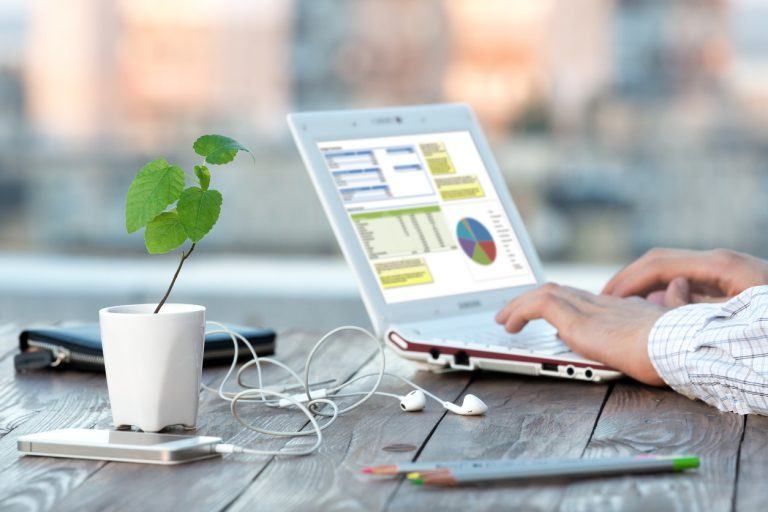 TheMartinTeam's tweet image. Looking for better ways to keep your head in the game while you work from home? #homeoff... cpix.me/a/33143631