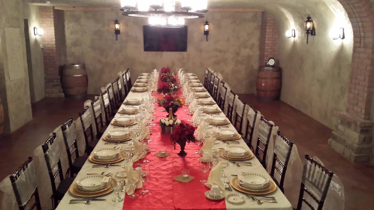 SEWPOK's tweet photo. Such a beautiful event space! Call Clauren Ridge Vinyard &amp; Winery to book this breathtaking spot! #sewppros https://t.co/MCzFjNuM2m