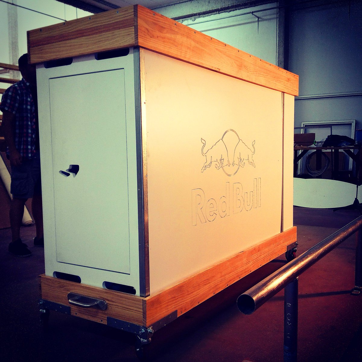 PearlJumpsRAMPS's tweet photo. Our new project,
#BarrampA a mini ramp
and a mini bar too
Thanks @redbullESP #FF
for believing in
Pearl Jumps RAMPS!
https://t.co/MU4QXTRiUE