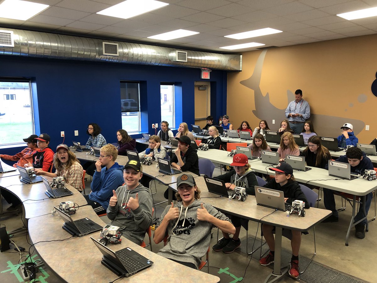 lori_hogan's tweet photo. A ginormous thank you to @ddautomation for the engaging morning! #AMDSBlearns https://t.co/cnkuNf8jrw