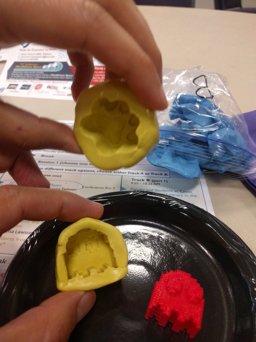 AnnandaleFSRC's tweet photo. 3D printing with chocolate #JMUTLT https://t.co/xbIPLui3ME